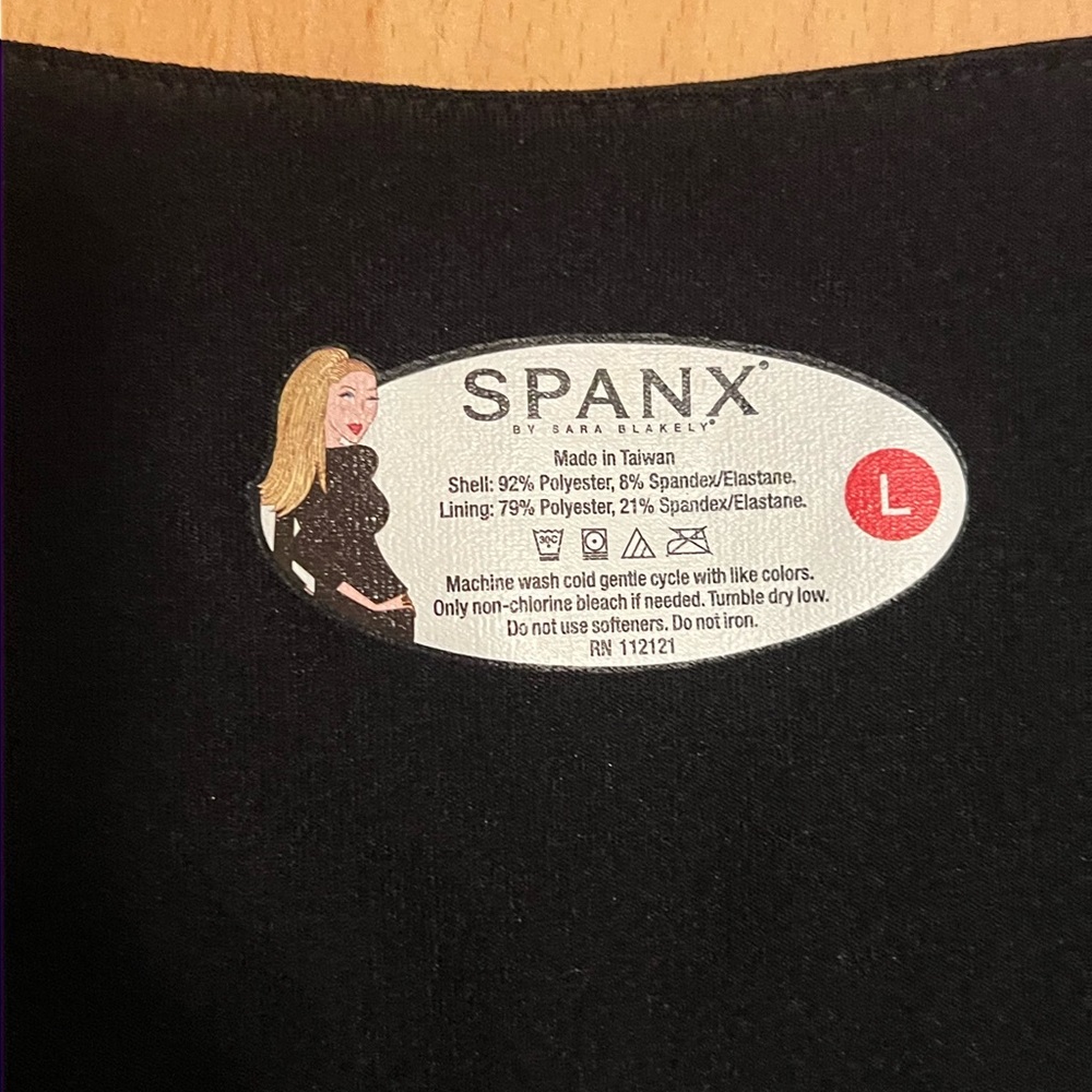 SPANX Tummy Control V-Neck Top - Picture 10 of 10